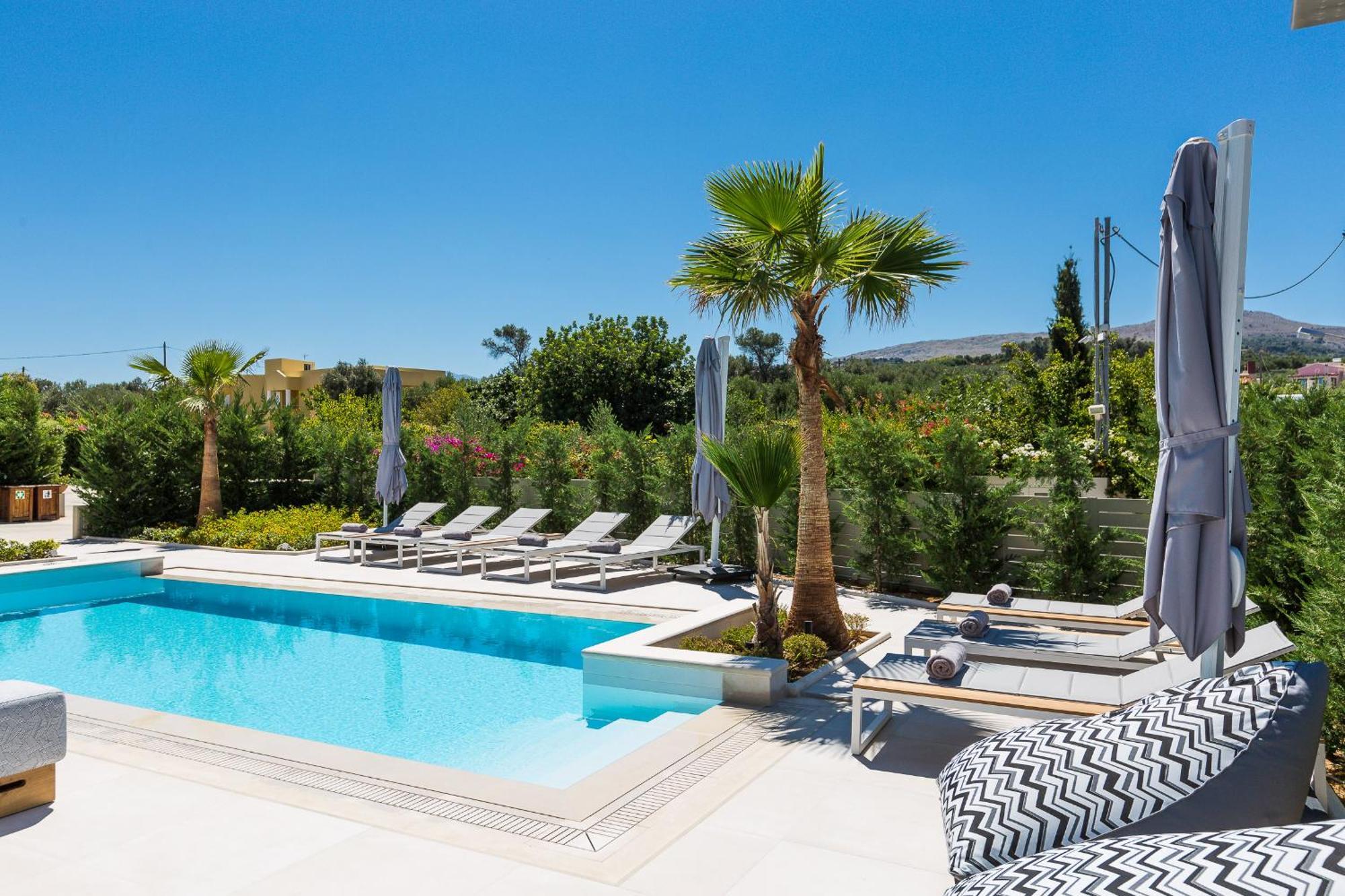 Vasilios Villa, With Pool, Gym & Close To Beach, By Thinkvilla Loutra Exterior foto