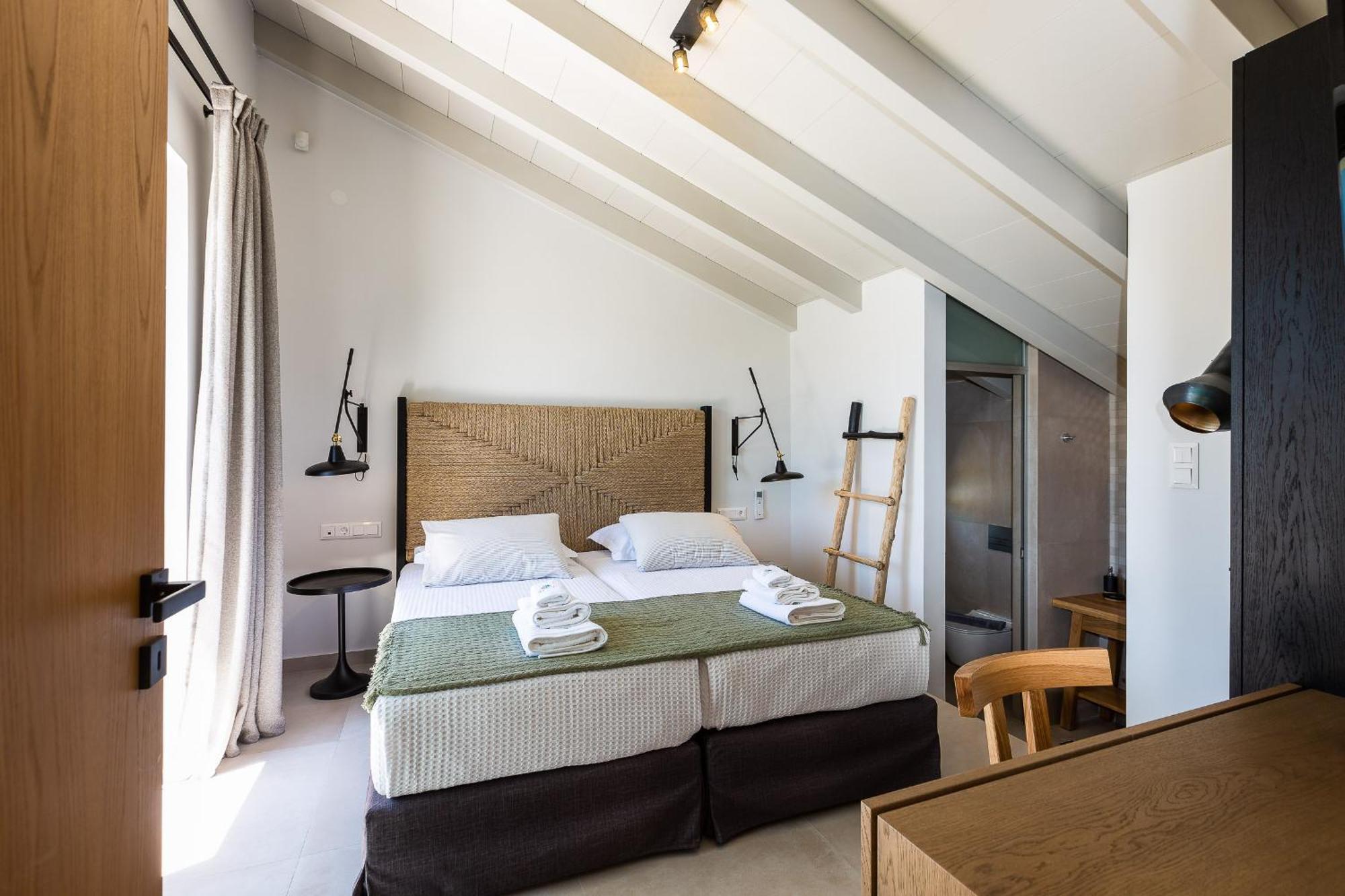 Vasilios Villa, With Pool, Gym & Close To Beach, By Thinkvilla Loutra Exterior foto